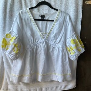 Carole Little White and Yellow Ruched Blouse